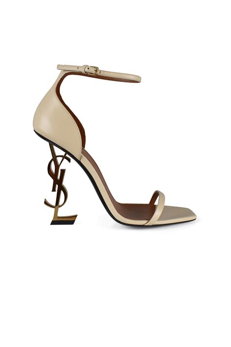 sandali ysl indossati